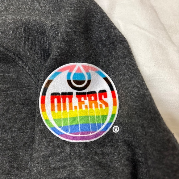 Edmonton Oilers Crewneck - Picture 3 of 5